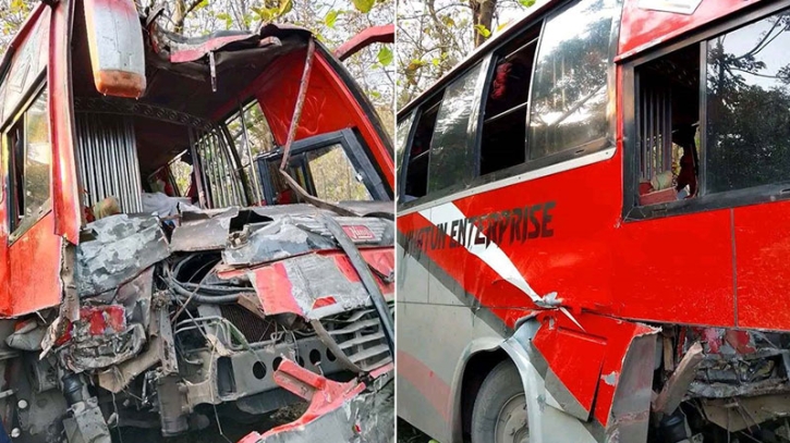 গাছের সঙ্গে যাত্রীবাহী বাসের ধাক্কা, আহত ৬