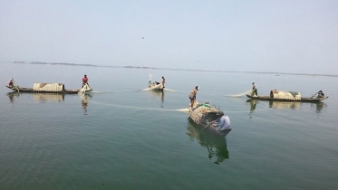 মধ্যরাত থেকে শুরু হচ্ছে কাপ্তাই হ্রদে মৎস্য আহরণে নিষেধাজ্ঞা 