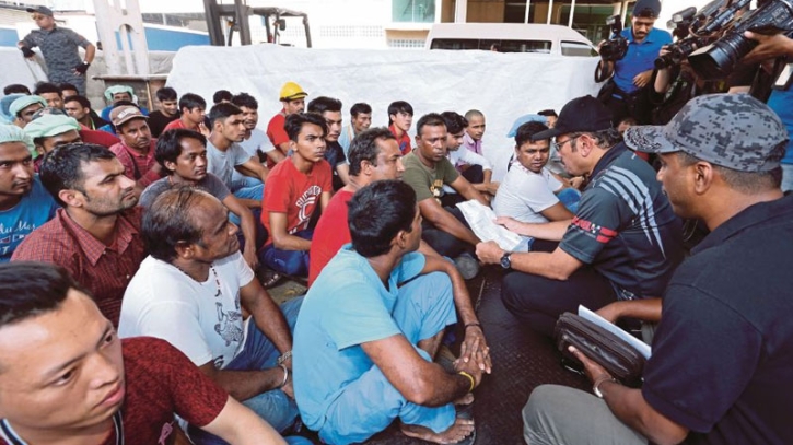 মালয়েশিয়ায় ব্যাপক ধরপাকড়, ৫০৬ অভিবাসী আটক