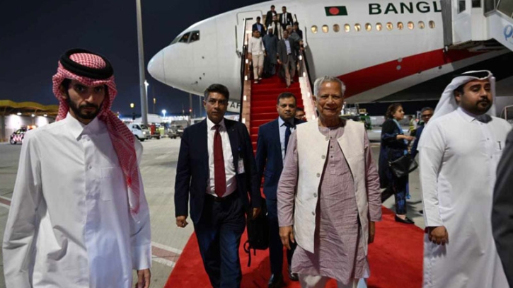 কাতারে পৌঁছেছেন প্রধান উপদেষ্টা, পেলেন লালগালিচা সংবর্ধনা