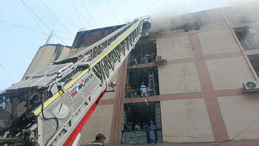 গুলিস্তানের সুন্দরবন স্কয়ার মার্কেটে আগুন, নিয়ন্ত্রণে ১১ ইউনিট