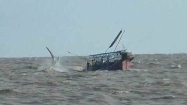 পতেঙ্গায় ভেসে এলো দুই জেলের মরদেহ, নিখোঁজ ৬
