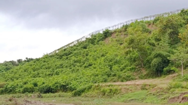 ঘুমধুম সীমান্তের ওপারে গোলাগুলি, এপারে আতঙ্ক