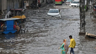 পাকিস্তানে বন্যা ও ভূমিধসে ৩৪৪ জনের মৃত্যু