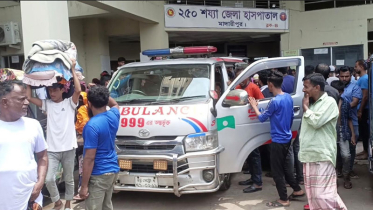মাদারীপুরে দুর্বৃত্তদের হামলায় সাংবাদিকসহ তিন ভাইকে কুপিয়ে জখম