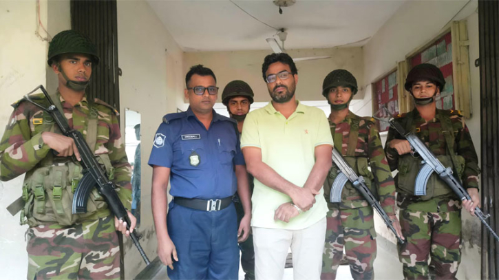 ব্যবসায়ীকে পিটুনির অভিযোগে সাবেক যুবদল নেতা গ্রেপ্তার