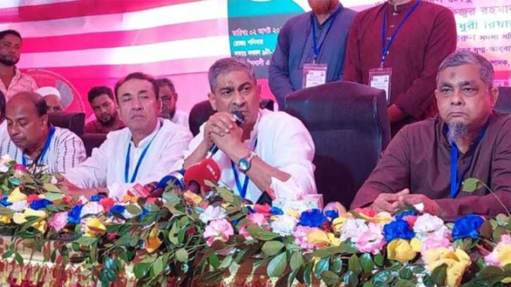 শাহবাগে জুলাই যোদ্ধাদের পক্ষে-বিপক্ষে মারামারি আমাদের ব্যথিত করে