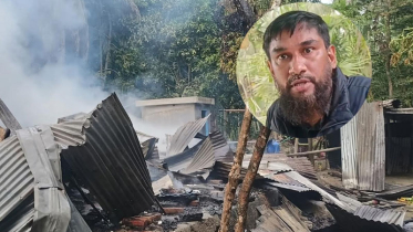 দাঁড়িয়ে থেকে পিতার ঘর জ্বালিয়ে দিলেন পুত্র