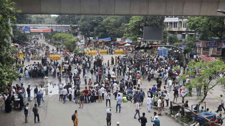 জুলাই সনদের দাবিতে শাহবাগ অবরোধ, যানজট