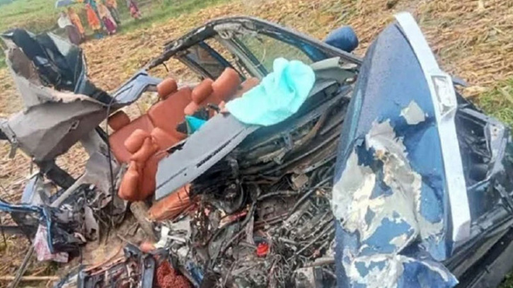 নাটোরে মাইক্রোবাস-ট্রাকের মুখোমুখি সংঘর্ষে নিহত ৬