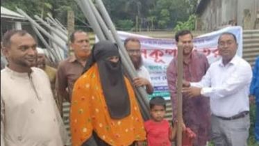 চৌহালীতে হতদরিদ্রদের মাঝে এডিপির টিউবওয়েল বিতরণ