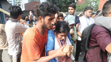 সচিবালয়ের সামনে সংঘর্ষ: আহত ৮০ জনকে ঢামেকে চিকিৎসা