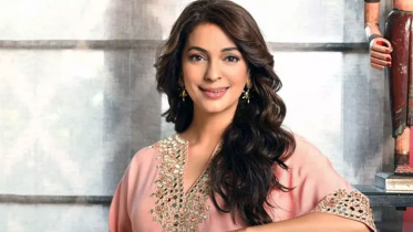 জন্মদিনে ছেলের জন্য বিশেষ উপহার জুহি চাওলার