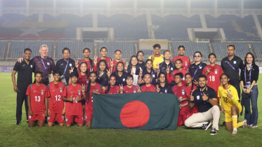 মধ্যরাতে ঋতুপর্ণাদের সংবর্ধনা দেবে বাফুফে
