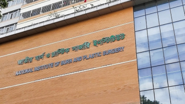 রাজধানীতে ঘুমের মধ্যে বাসায় আগুন, এক পরিবারের দগ্ধ ৫