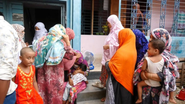 ঝিনাইদহে সবজি কাটা বটি ঘাড়ের উপর পড়ে শিশুর মৃত্যু