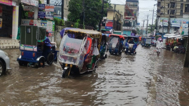 টানা বৃষ্টিতে বিপর্যস্ত উপকূল ও নিম্নাঞ্চল, পানিবন্দি লাখো মানুষ
