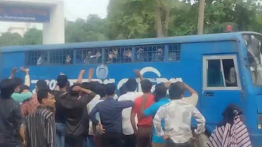 নারায়ণগঞ্জে স্বেচ্ছাসেবক দল নেতা হত্যা মামলায় ৭ আসামির আত্মসমর্পণ