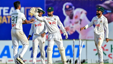গলে নাটকীয় ভাঙন, নাঈমের পঞ্চমবার ৫ উইকেট