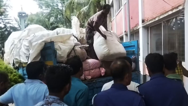 নেত্রকোণায় দুই কোটি টাকার ইন্ডিয়ান শাড়ী জব্দ