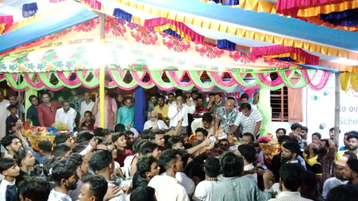 রাজৈরে বিএনপির সম্মেলনে  সংঘর্ষ, টাকার বিনিময়ে কমিটি দেয়ার অভিযোগ