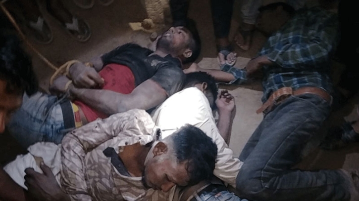ডাকাত সন্দেহে চারজনকে গনপিটুনি, পুলিশে সোপর্দ 