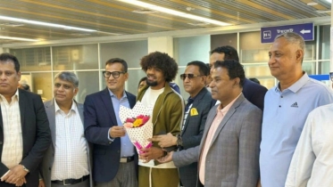 দেশে পৌঁছেছেন হামজা চৌধুরী, হবিগঞ্জে উৎসবের আমেজ