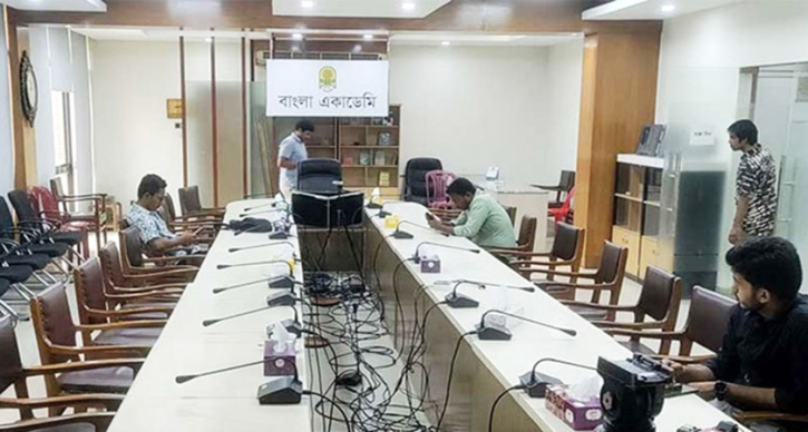 ফারুকীর সংবাদ সম্মেলন স্থগিতের ব্যাখ্যায় যা জানাল বাংলা একাডেমি