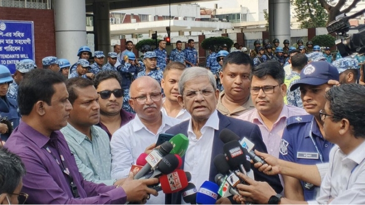 ‘খালেদা জিয়ার ফিরে আসা গণতন্ত্র উত্তরণের পথ সহজ করবে’