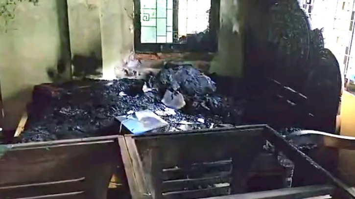 কুমিল্লায় বীর মুক্তিযোদ্ধার বাড়িতে হামলা-ভাঙচুর-অগ্নিসংযোগ
