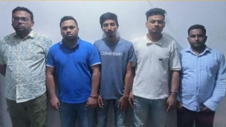 সাবেক স্বাস্থ্যমন্ত্রীর বাড়ি থেকে গ্রেপ্তার ৫
