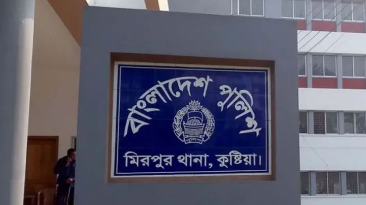 গ্রেপ্তারের পর পুলিশকে হাতুড়িপেটা, আহত দুই সদস্য