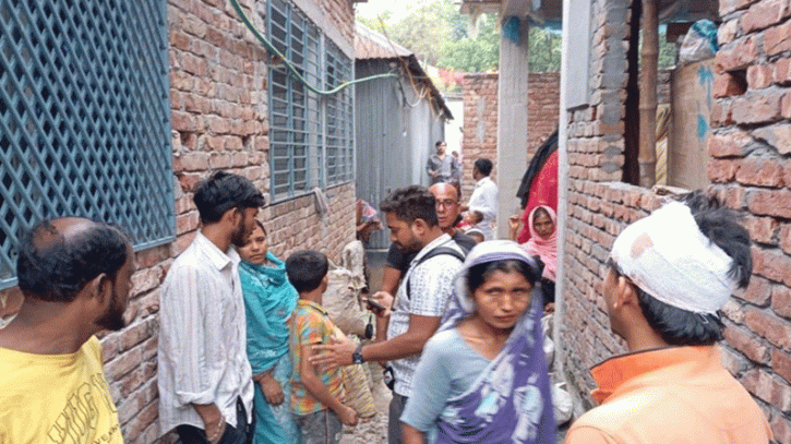 ফতুল্লায় এক যুবককে কুপিয়ে হত্যার চেষ্টা 