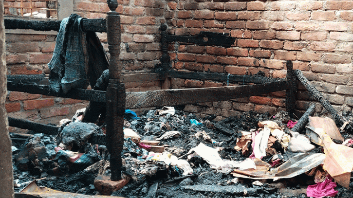 পেট্রোল ছিটিয়ে দুই পরিবারকে পুড়িয়ে মারার চেষ্টা 