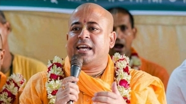 আরো চার মামলায় চিন্ময় দাস ব্রহ্মচারীকে গ্রেপ্তার দেখানোর আদেশ 