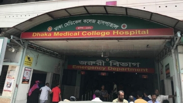 রাজধানীতে অটোরিকশার চাকায় ওড়না পেঁচিয়ে নারীর মৃত্যু