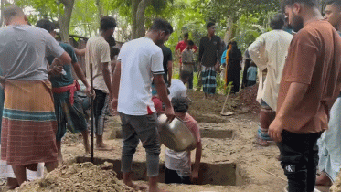 স্বামীকে মৃত্যুর কয়েক ঘণ্টা পর পুত্র সন্তানের মা হলেন রোজিনা