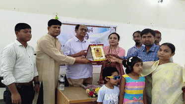 এস এম সুলতানের শিষ্য বলদেব অধিকারীকে বিদায়ী সংবর্ধনা 