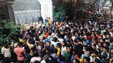 আইভীকে গ্রেপ্তারে বাধা ও হামলা, ২৫২ জনের বিরুদ্ধে মামলা