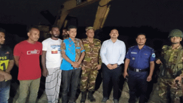 অবৈধভাবে ফসলি জমির মাটি কাটায় আটক ১৪ 