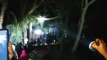 ফরিদপুরে গ্রামবাসীর দুপক্ষে টর্চ জ্বালিয়ে সংঘর্ষ, নিহত ১