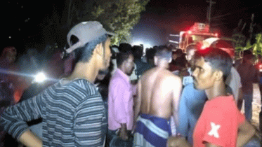 ট্রাকচাপায় মোটরসাইকেলের ৩ আরোহী নিহত 