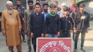 ভারতে প্রবেশের চেষ্টাকালে নারী-শিশুসহ আটক ৪৪