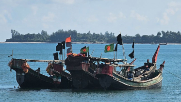তিন নম্বর সতর্ক সংকেত, সমুদ্রে ট্রলার চলাচল বন্ধ