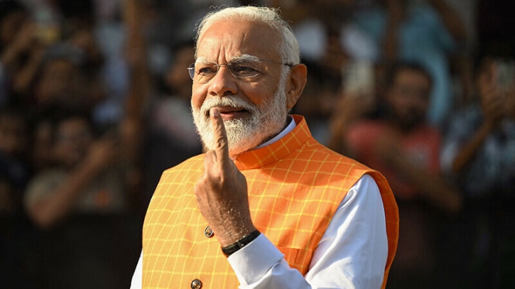 নিজ দেশে তোপের মুখে মোদি