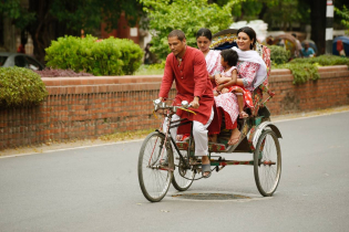 উৎসব ঘুরে দেশের হলে জয়া- সুমনের সিনেমা