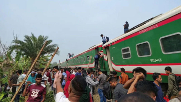 বগুড়ায় ট্রেন দুর্ঘটনা, ঢাকার সঙ্গে উত্তরবঙ্গের যোগাযোগ বিচ্ছিন্ন
