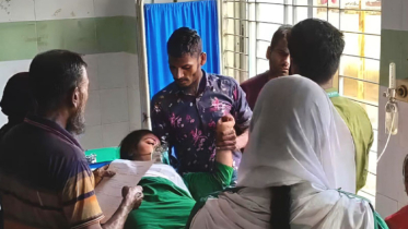 ক্লাসরুমে আতঙ্ক: একজনের শ্বাসকষ্ট দেখে অসুস্থ ২০ শিক্ষার্থী