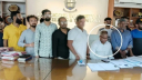 প্রশাসনিক ভবনের তালা ভেঙে চুয়েটে ঢুকলেন নতুন উপাচার্য