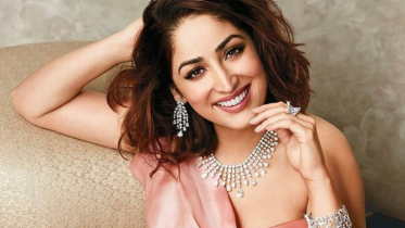 ১০ টাকা খরচে ইয়ামি গৌতমের রূপচর্চা